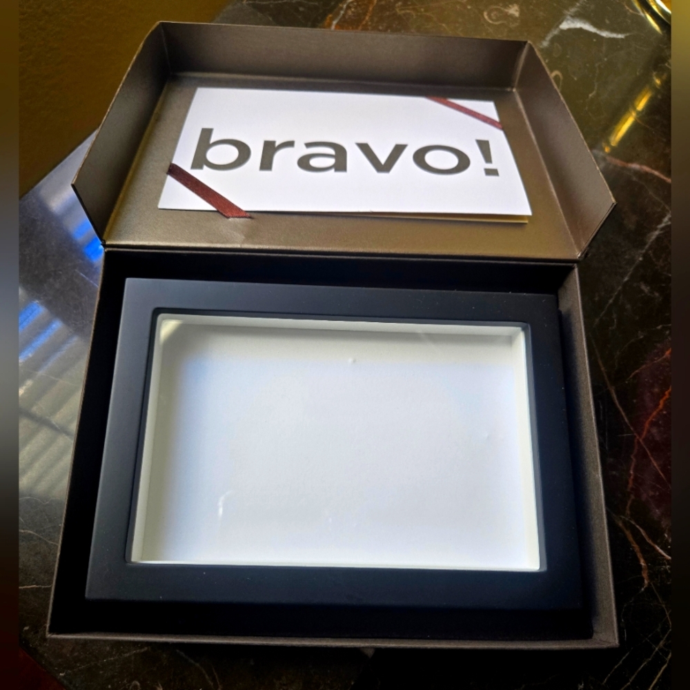 New 3-1/2in X 5-1/2in Metal Shadow Box Photo Frame In Gift Box